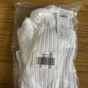 Hollister white lang sleeve crew neck